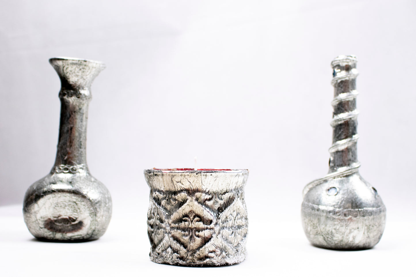 Decorative Glass Vessel with Silver Spiral – Artistic Form