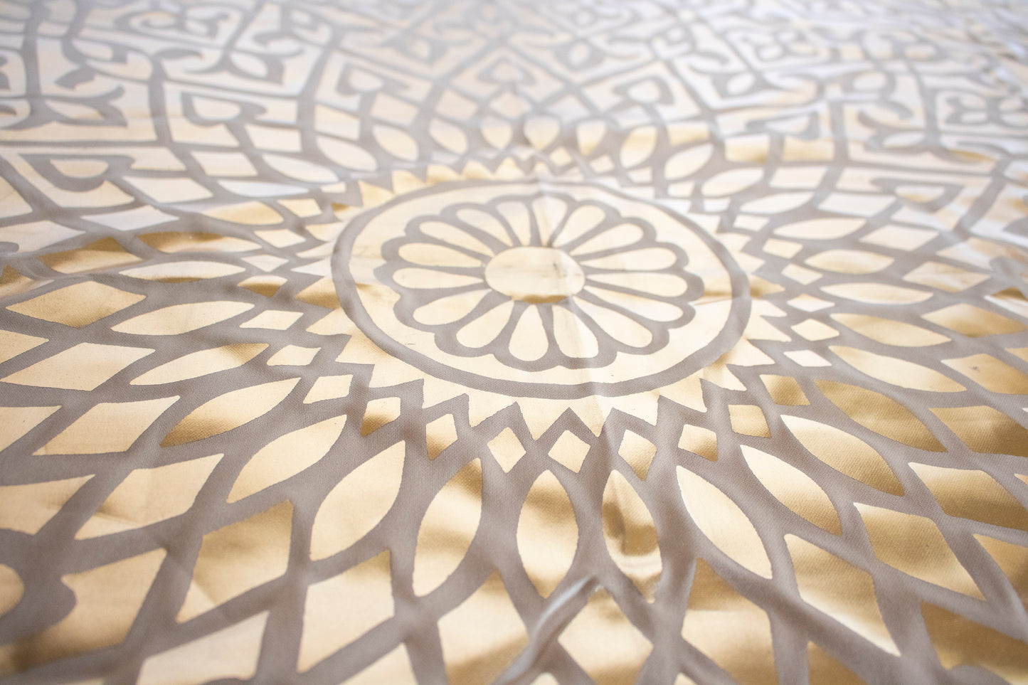 Golden Ramadan Table Cover – Timeless Elegance for Refined Gatherings