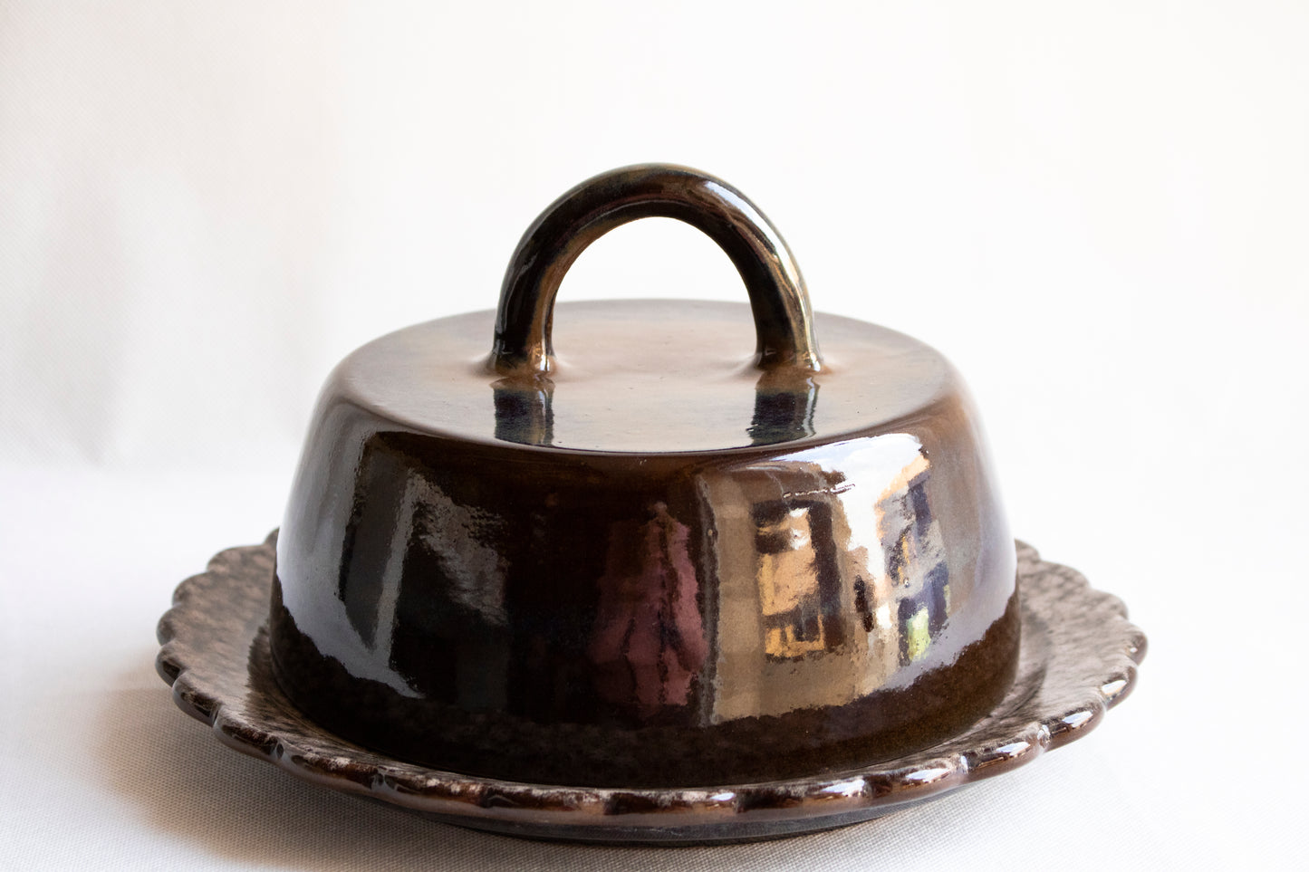 Covered Clay Serving Dish – Two-Piece Set