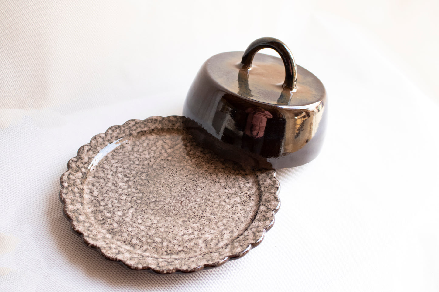 Covered Clay Serving Dish – Two-Piece Set