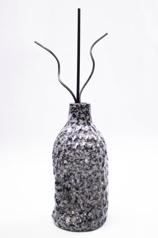 Handcrafted Clay Scent Diffuser – Textured Sculptural Form (black)
