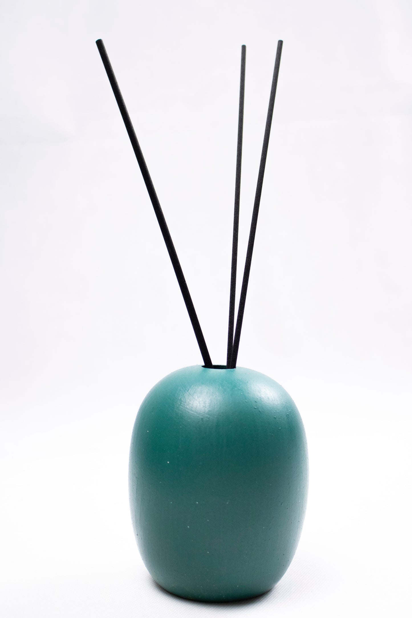 Handcrafted Clay Scent Diffuser – Minimal Rounded Form