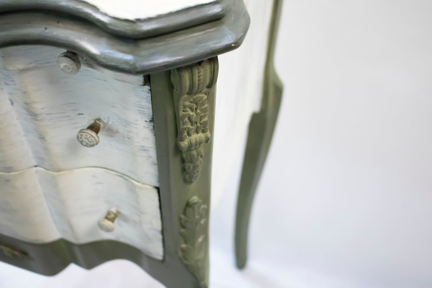 Vintage Mosky Wood Nightstand with White & Olive Finish