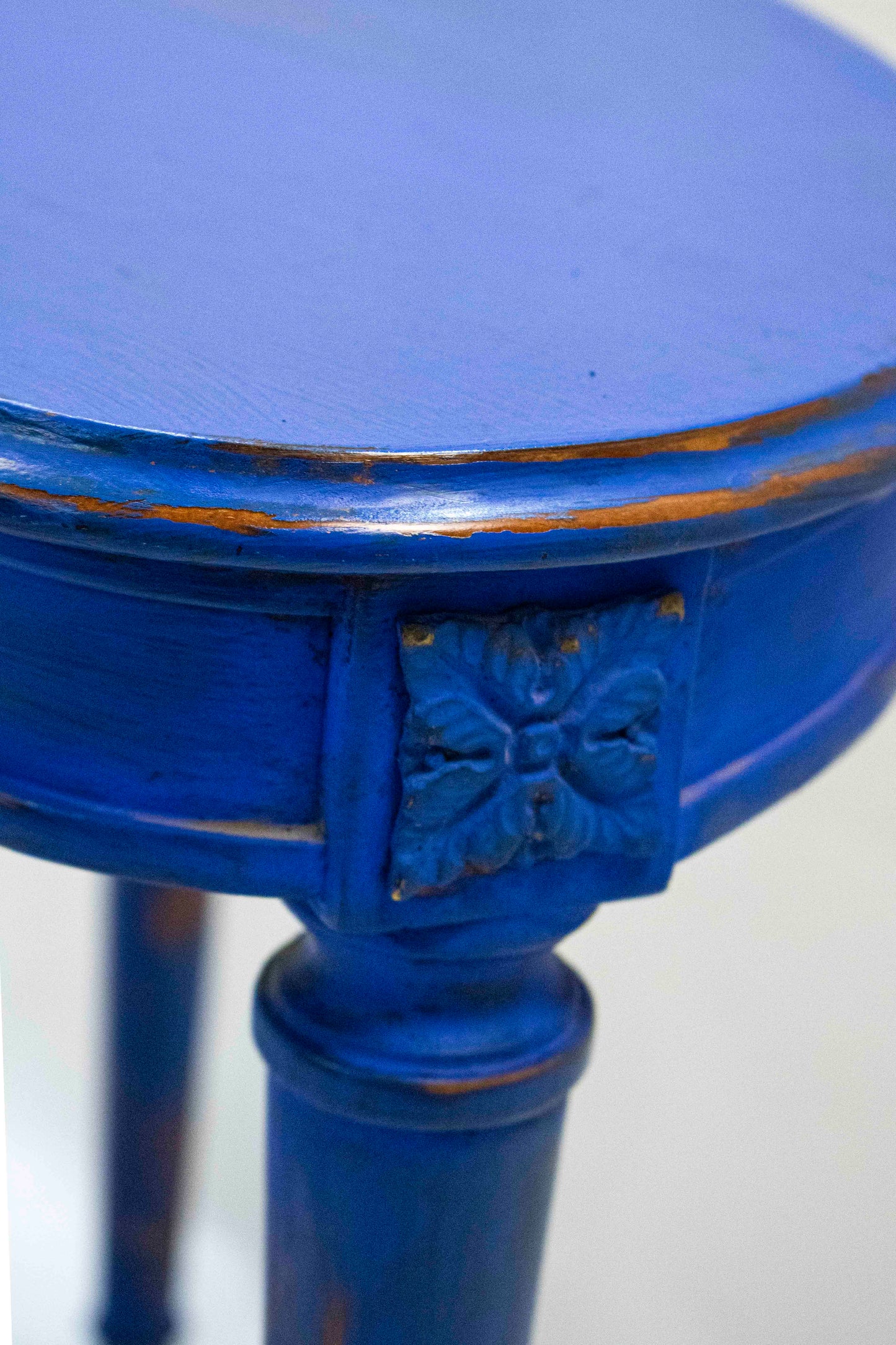Vintage Nesting Tables Set — 3 Pieces