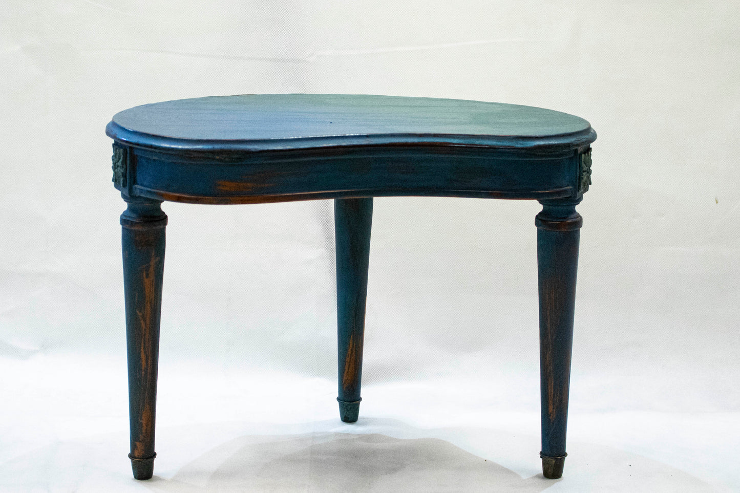 Vintage Nesting Tables Set — 3 Pieces